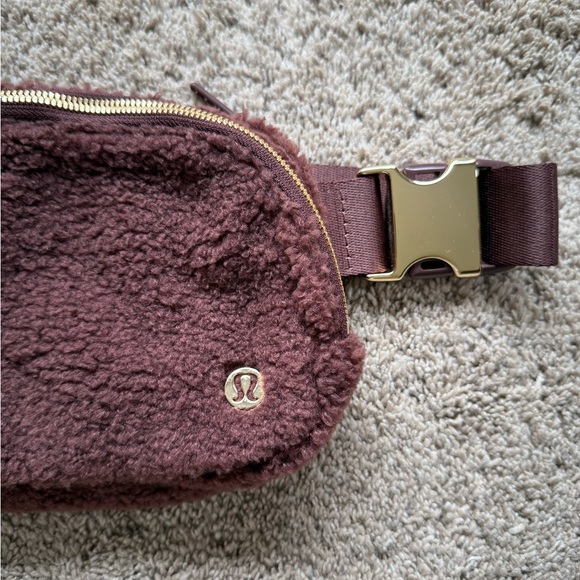 Lululemon Athletica Brown Sherpa Belt Bag - Picture 2 of 7